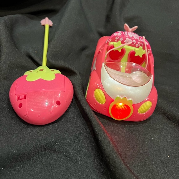 Strawberry Shortcake Toy RC Car 2009 Berry Cruiser - Picture 7 of 7